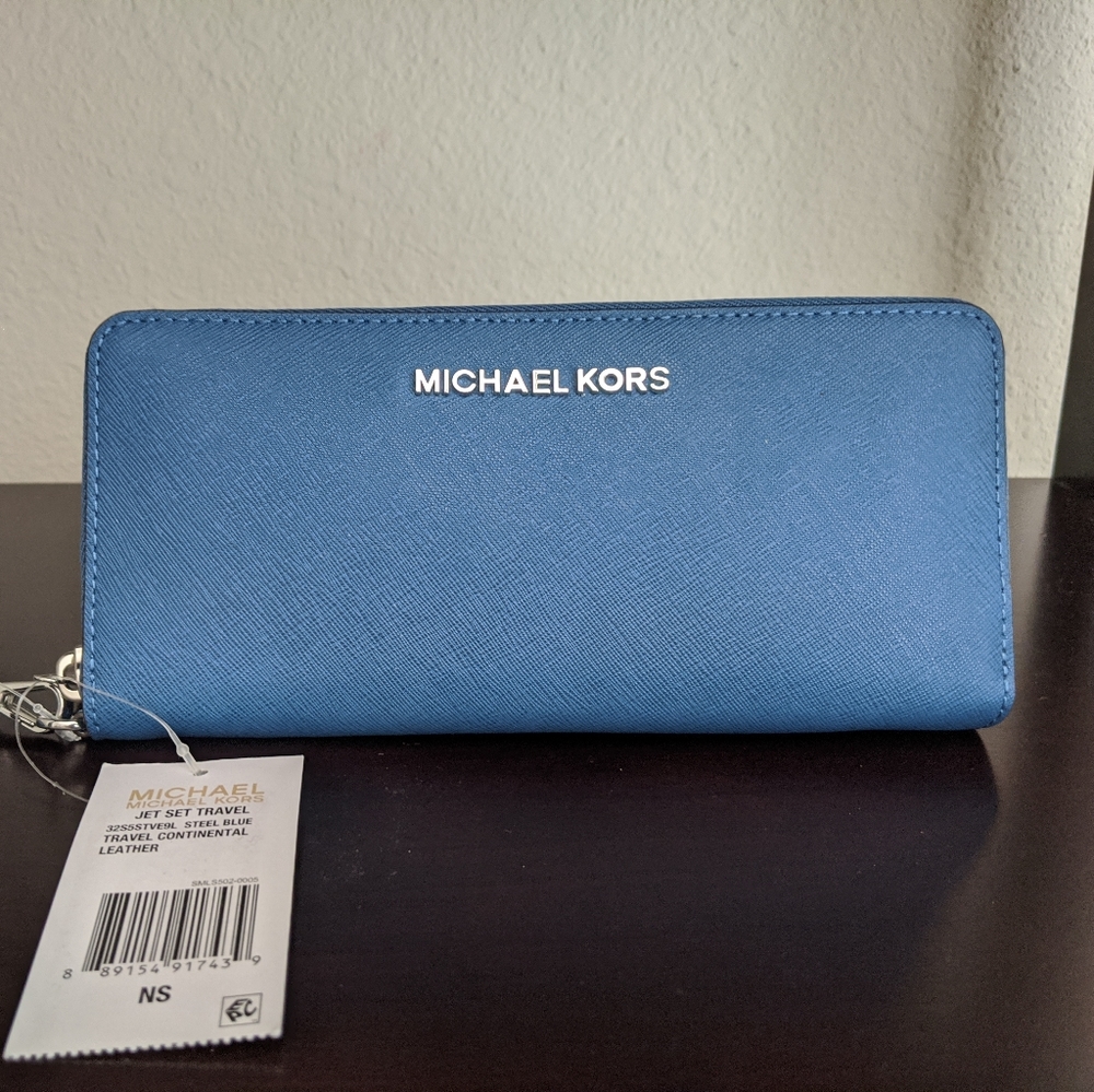 NWT MICHAEL KORS JETSET WALLET WRISTLET BLUE